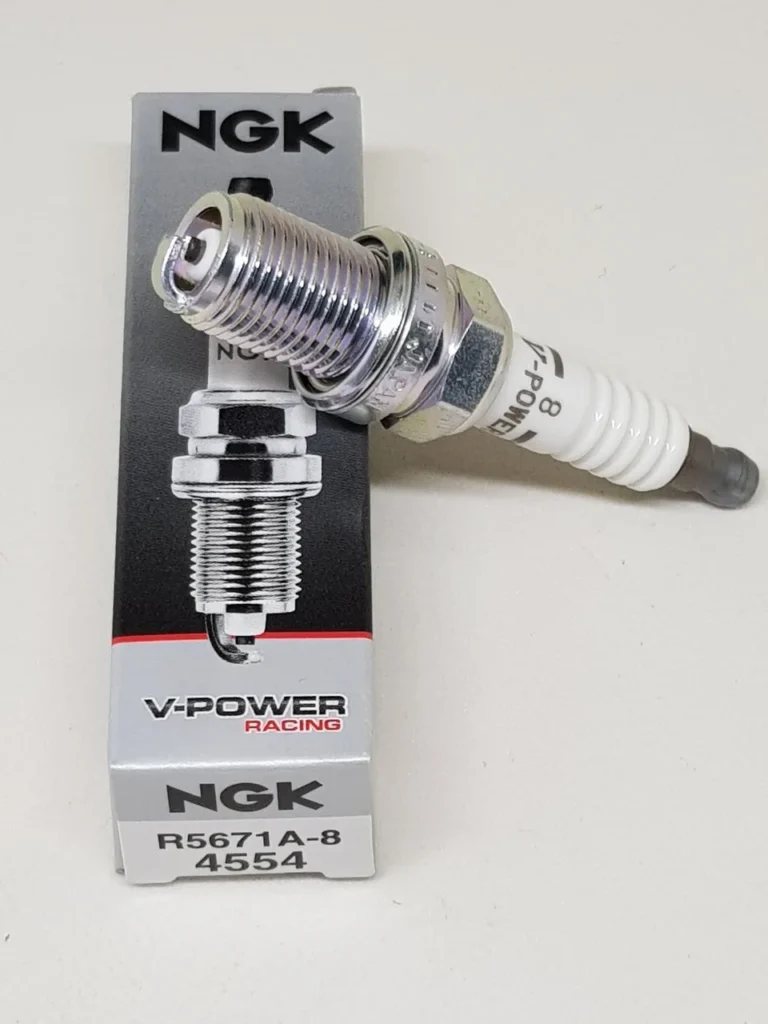 VELA DE IGNIÇÃO NGK V-POWER #R5671A-8